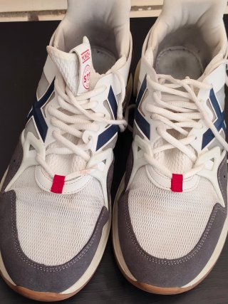 Zapatillas Munich grises y blancas