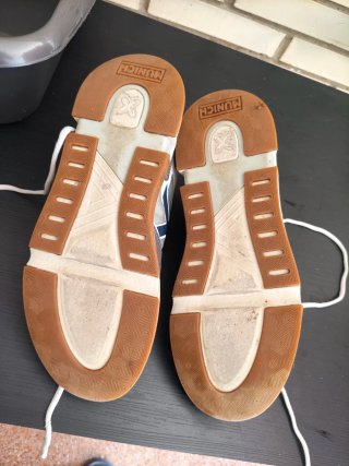 Zapatillas Munich grises y blancas