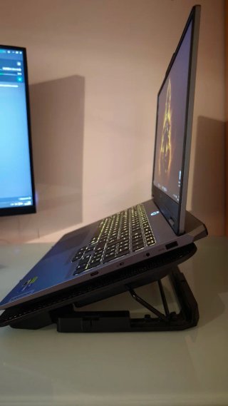 Portatile Lenovo LOQ + Monitor 27 4K