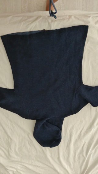 Jersey con capucha y cremallera azul