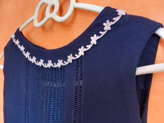 Vestido azul marino estilo años 60