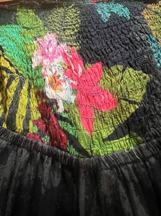 Mono largo negro estampado floral