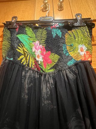 Mono largo negro estampado floral