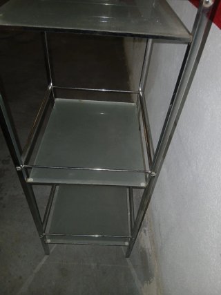 Estante organizador de cristal y metal