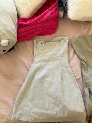 Dos vestidos Bershka beige