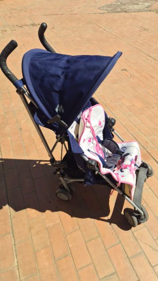 Silla de paseo infantil Maclaren.