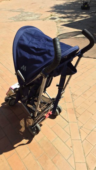 Silla de paseo infantil Maclaren.