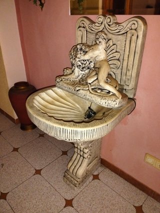 Fuente de piedra decorativa