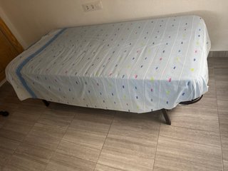 Colchón 90x190cm y somier con patas plegables