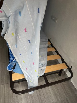 Colchón 90x190cm y somier con patas plegables