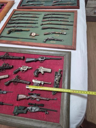 Colección Miniaturas Armas y Navaja