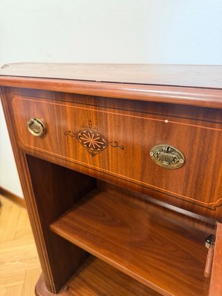 Mueble recibidor clásico madera elegante