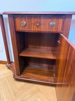 Mueble recibidor clásico madera elegante