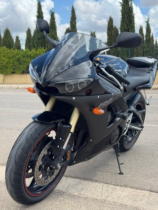Yamaha R6 2005 Negra