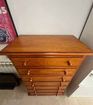 Cómoda de madera con 7 cajones