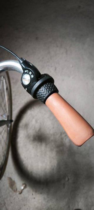Bicicleta Veloretti Caféracer City Essential