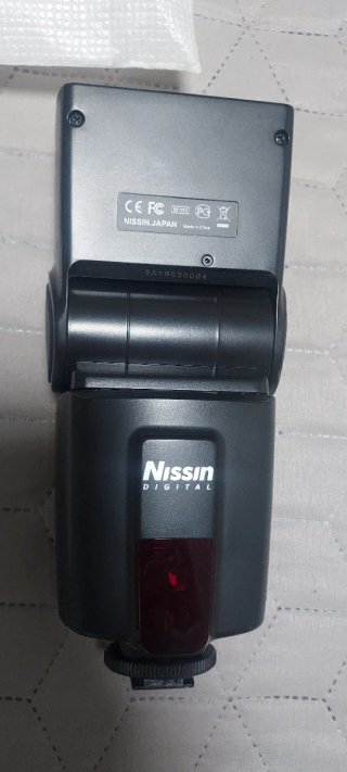 Flash Nissin Di600 para cámaras Nikon