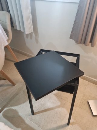 Mesa auxiliar negra ikea