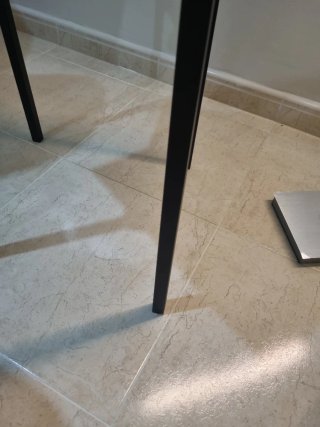Mesa auxiliar negra ikea