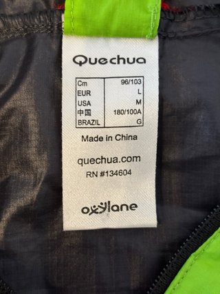 Cortavientos Quechua con capucha – Gris/Verde flúo