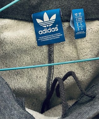Pantalón Adidas Gris y Dorado