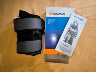 Cuscino Ortopedico Orliman + Pettorina di Fissaggio