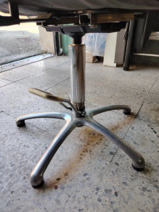 Silla hidráulica giratoria