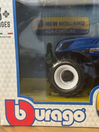 Tractor New Holland Burago 1:32