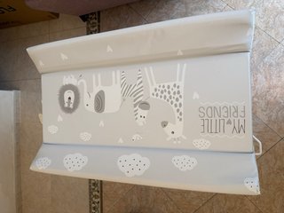 Cambiador y bañera para bebé