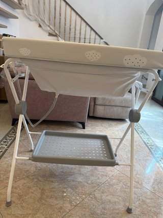 Cambiador y bañera para bebé