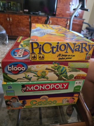 Lote 4 Juegos de Mesa: Pictionary, Monopoly, Cadoo
