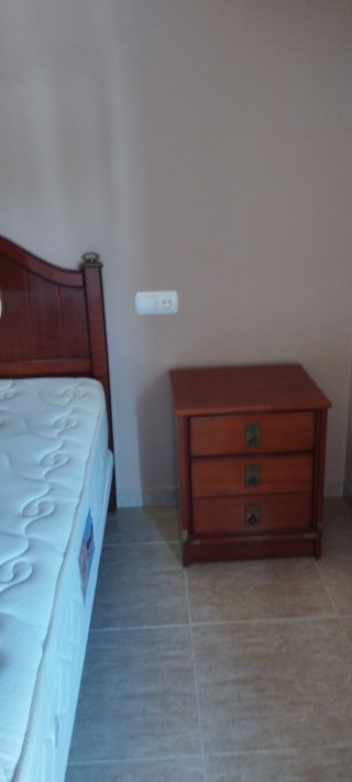 Dormitorio  juvenil, muebles de madera de fresno .