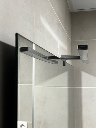 Espejo de baño con aplique de luz LED