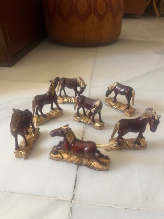 Conjunto 8 Caballos Palo Rosa y Pan de Oro