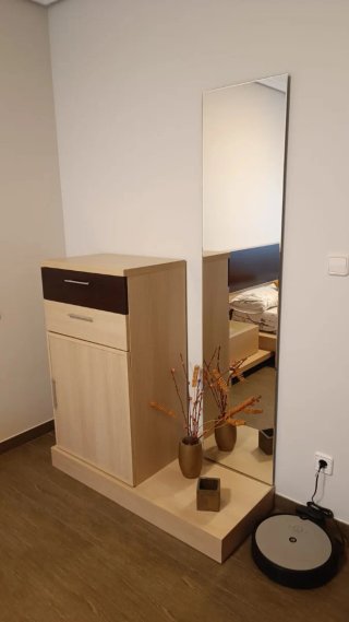 Cama con mesillas y sinfonier. Cont: 605 157199