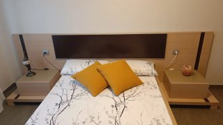 Cama con mesillas y sinfonier. Cont: 605 157199