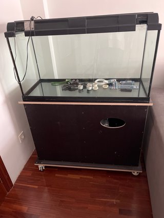 Acuario 200L con mueble EHEIM