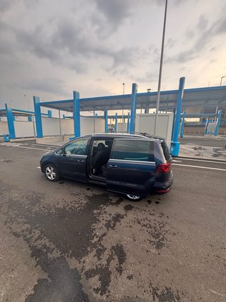 Monovolumen azul oscuro seat alhambra 2017 2.0 tdi
