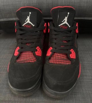 Jordan 4  Negro Rojo