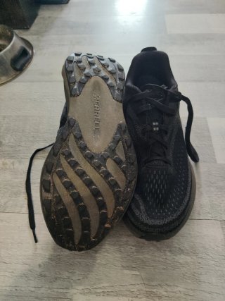 Zapatillas running Merrell negras