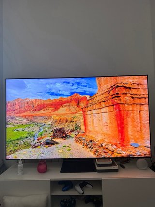 Samsung QLED 65” 4K + mueble TV