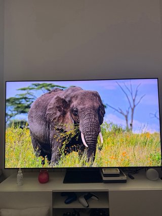 Samsung QLED 65” 4K + mueble TV