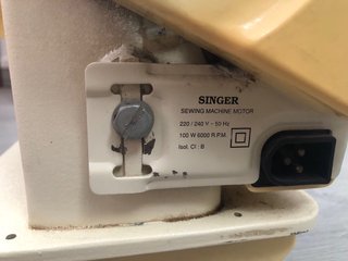 Máquina de coser Singer 1288B
