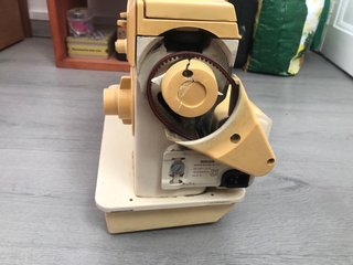 Máquina de coser Singer 1288B