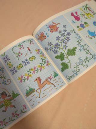 Libro punto de cruz motivos infantiles