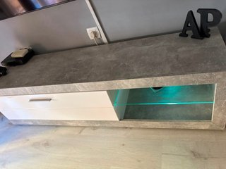Mueble de salón moderno y mesa de salon compañera