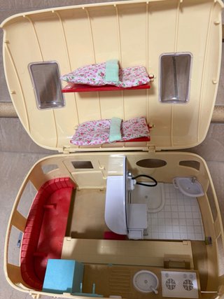 Coche y caravana Sylvanian Families.
