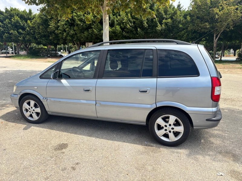 Opel Zafira 2004 - foto 1