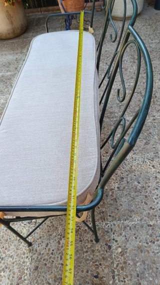 Banco de hierro forjado, con cojín