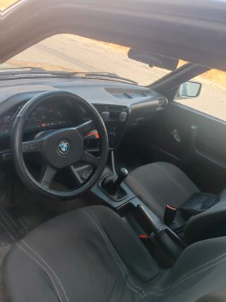 BMW 324d e30